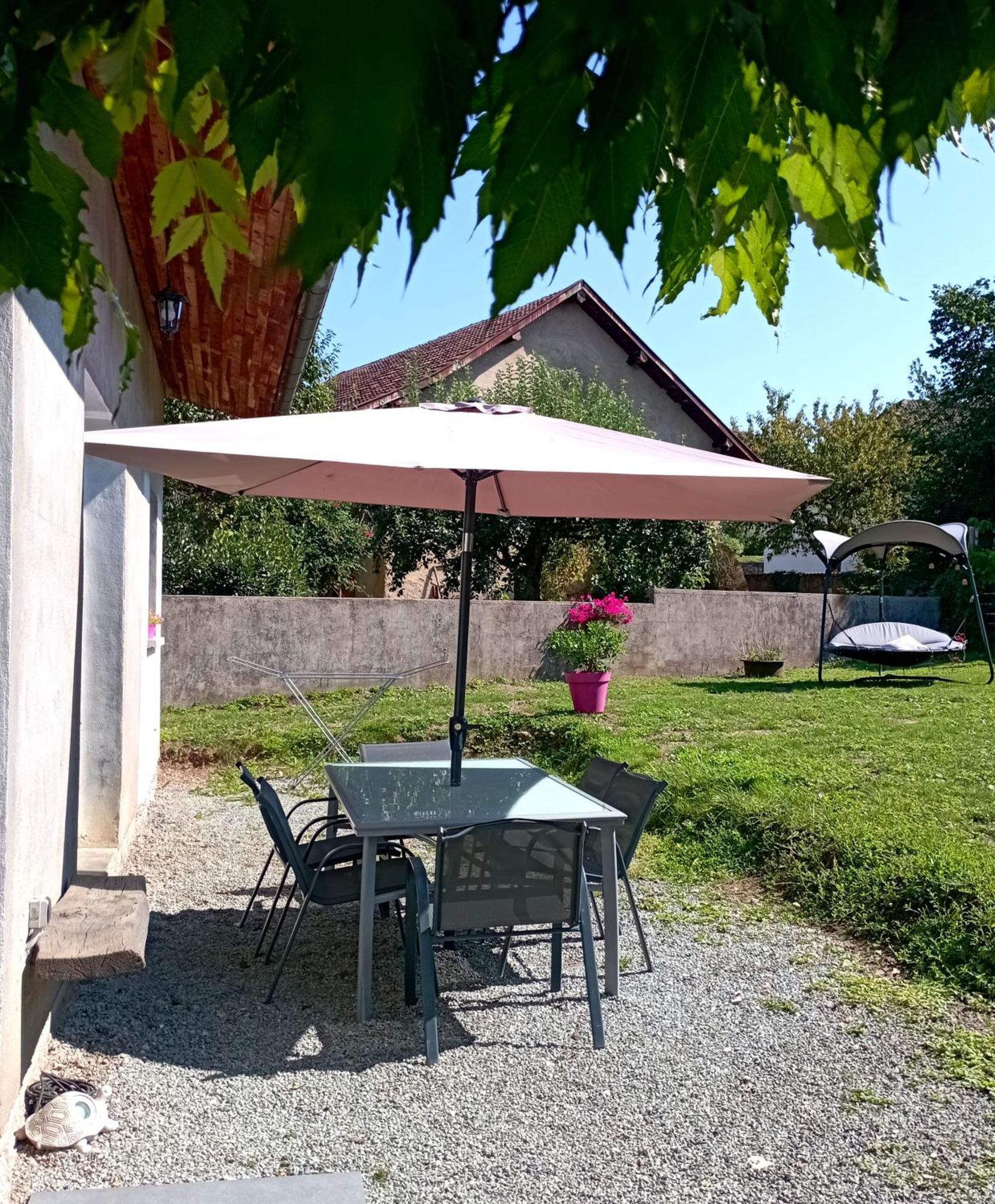 Maison Avec Terrasse Fesches-le-Chatel Экстерьер фото